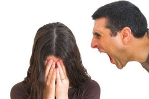 با چه روشی اشتباهات همسرم را به او بگویم؟