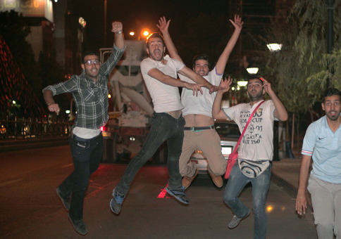 شادمانی مردم تهران از بازی خوب ملی پوشان فوتبال مقابل آرژانتین پر ستاره و البته خشم از داور صرب./TABNAK 