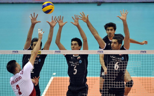تیم والیبال ایران عصر جمعه در هفته هفتم لیگ جهانی والیبال که در شهر گدانسک برگزار شد، با نتیجه ۳ بر ۱ از تیم والیبال لهستان شکست خورد./IRNA 