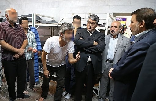 اصغر جهانگیر رئیس سازمان زندان‌ها روزدوشنبه به همراه سلیمانی مدیرکل زندان‌های استان تهران، به بازدید از بخش‌های مختلف زندان اوین پرداخت./TASNIM  