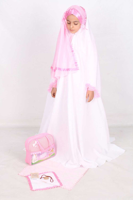 praying-chador5-e2