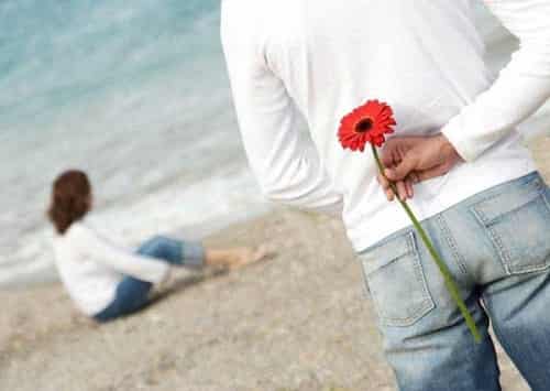 او بیقراری و بی تابی می کند