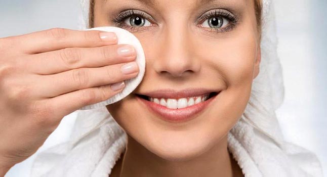 آرایشم را چگونه پاک کنم که پوستم خراب نشود؟