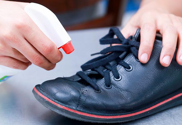 چند روش جالب برای تمیز کردن کفش