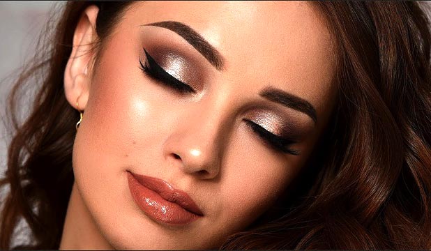 نحوه آرایش با لباس مشکی
