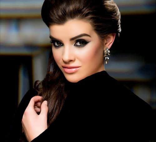 نحوه آرایش با لباس مشکی