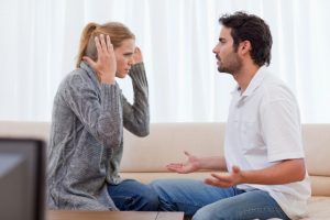 1_بدون هیچ دلیلی و نهان شده به همسرتان بی‌احترامی می‌کنید: