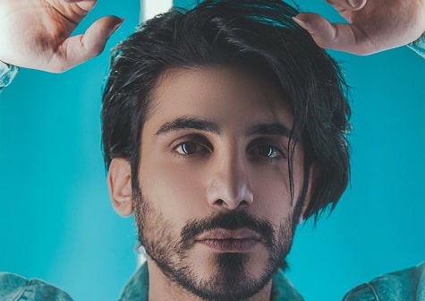 بیوگرافی و معرفی کسری زاهدی