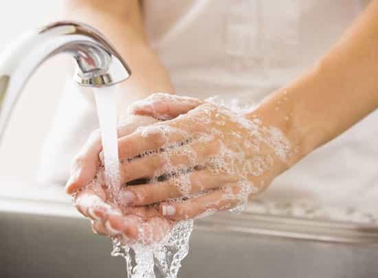 چه موقع و چگونه دست های خود را بشوییم؟