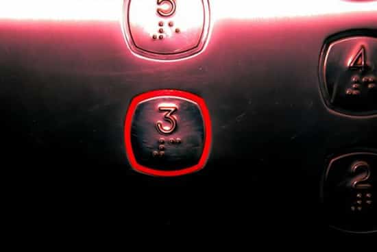 4_ دکمه‌های آسانسور