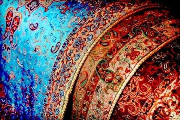 پارچه ترمه ضخیم است اما حساس