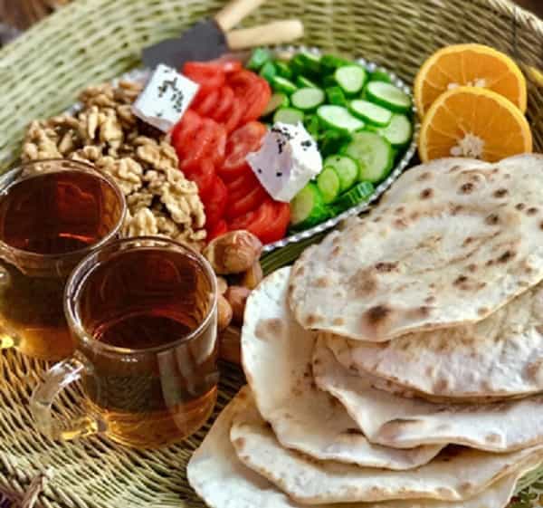 طرز تهیه‌ی نان لواش خانگی؛ نگران کرونا هستید، بخوانید!