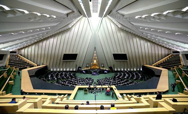 6نامزد فراکسیون انقلاب برای دبیری هیات رئیسه انتخاب شدند